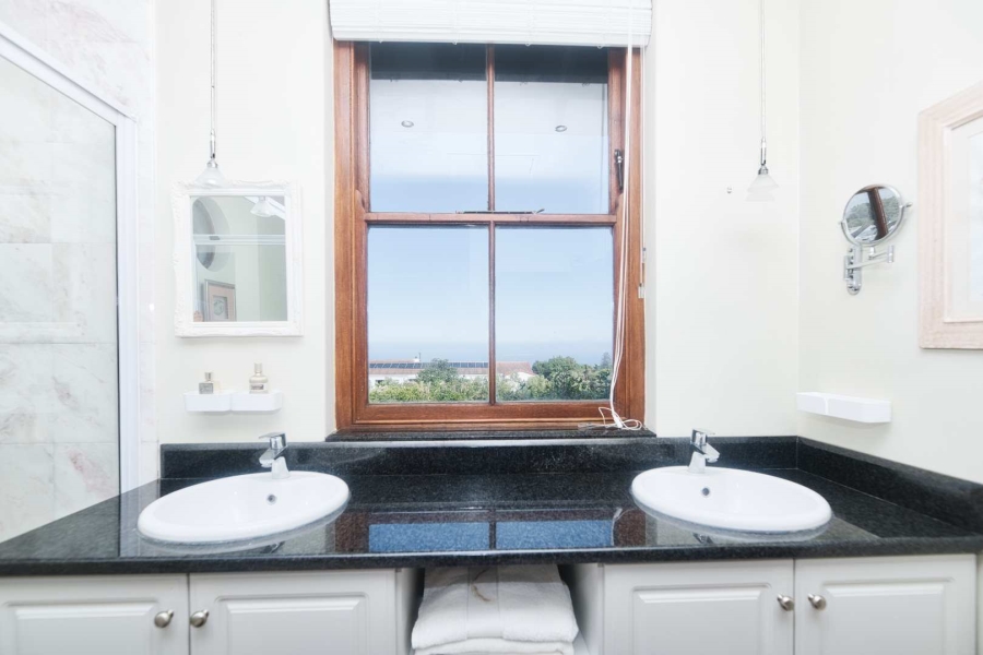 7 Bedroom Property for Sale in Voelklip Western Cape